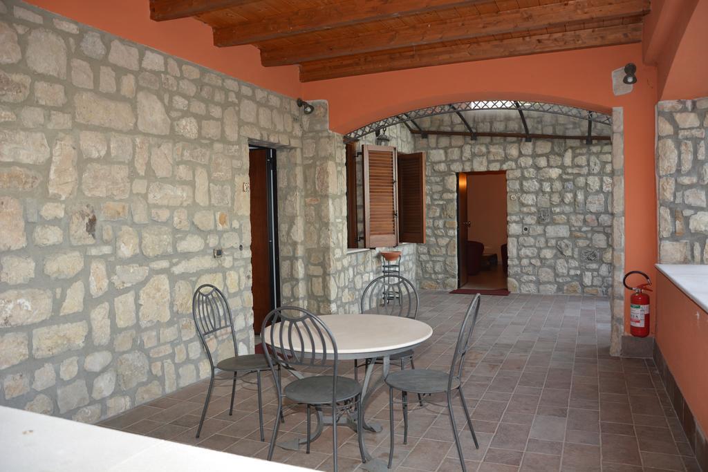Pinus Rooms Беневенто Экстерьер фото