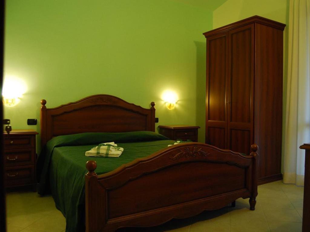 Pinus Rooms Беневенто Экстерьер фото